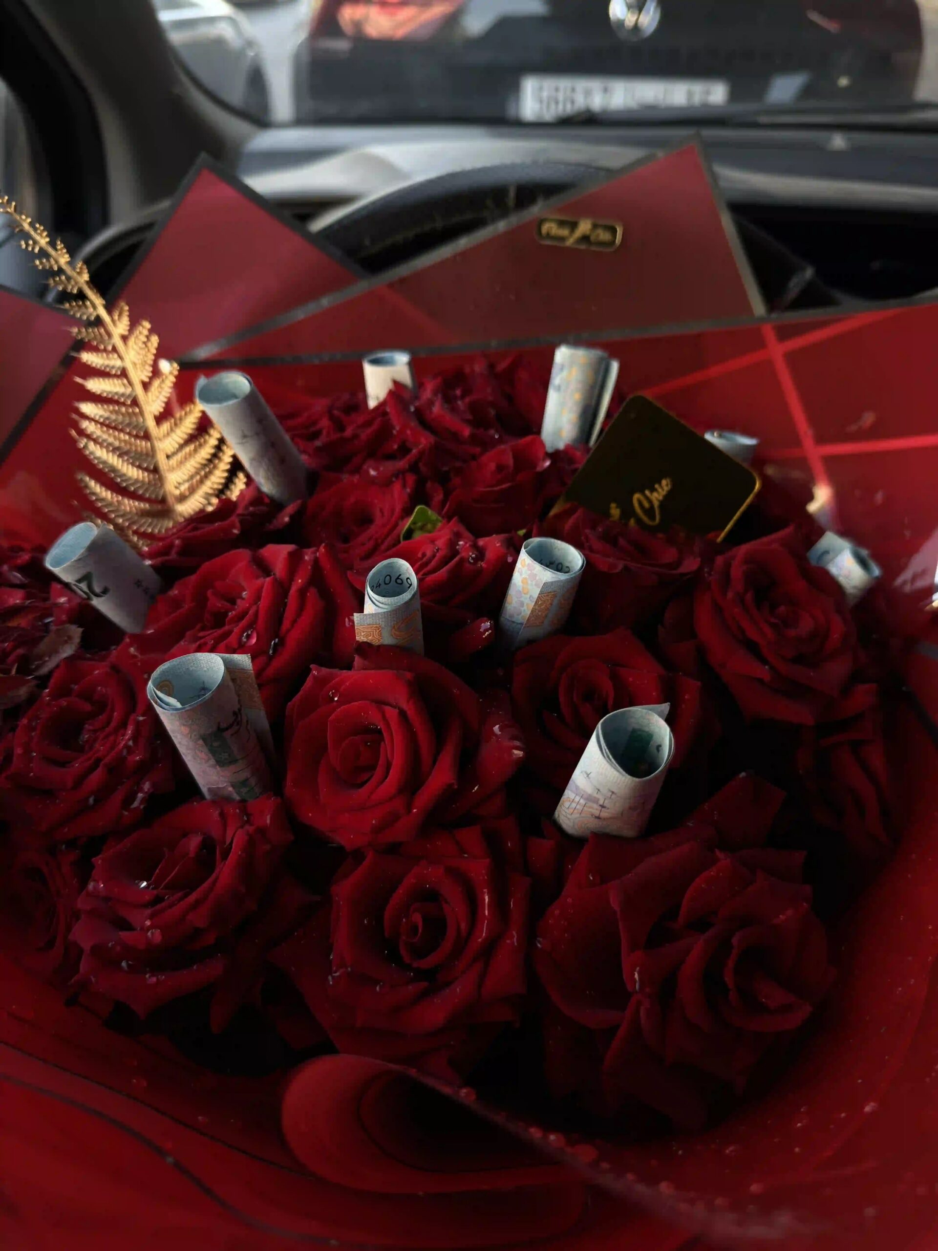 Bouquet de Roses Rouges & Billets  - Coffret Cadeau de Luxe Prestige & Fortune