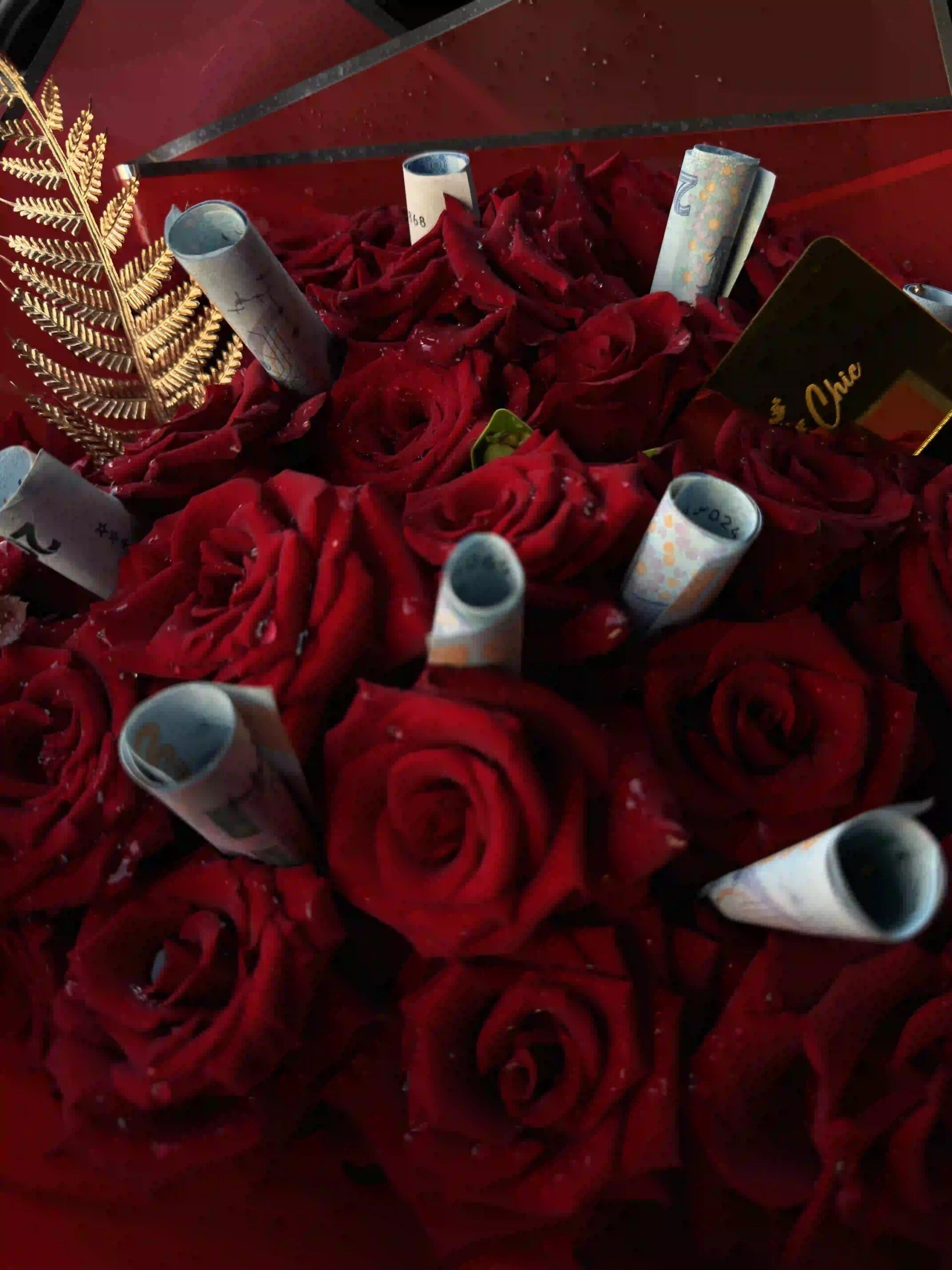 Bouquet de Roses Rouges & Billets  - Coffret Cadeau de Luxe Prestige & Fortune