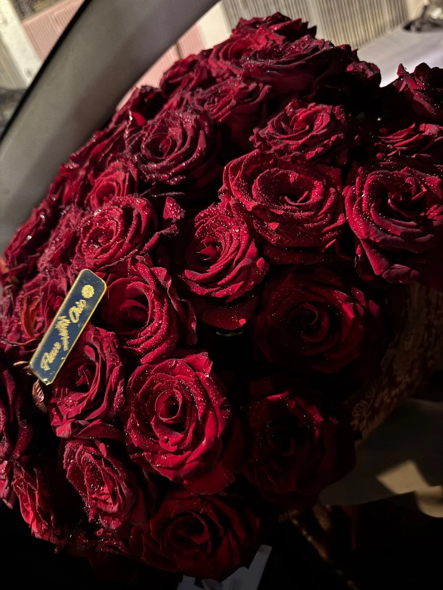 Bouquet de roses rouges premium, élégant et raffiné